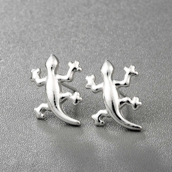 GlitzBlitz Boutique Jewelry - Any 2/$20! Silver Gecko Stud Earrings